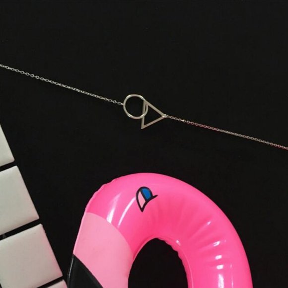 NEW 925 Sterling Silver Circle Triangle Necklace - Picture 7 of 7